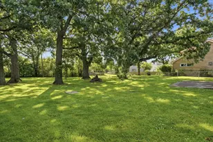 2512 Highland Dr, Lindenhurst, IL 60046 - Photo 17