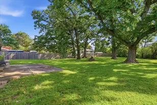 2512 Highland Dr, Lindenhurst, IL 60046 - Photo 23
