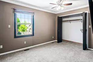 2102 Pacific Ave, Bloomington, IL 61701 - Photo 15