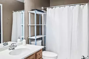 2102 Pacific Ave, Bloomington, IL 61701 - Photo 19