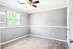 2102 Pacific Ave, Bloomington, IL 61701 - Photo 27