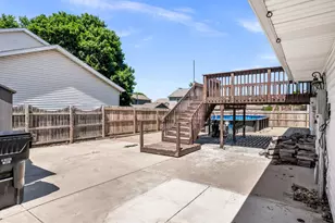 2102 Pacific Ave, Bloomington, IL 61701 - Photo 33