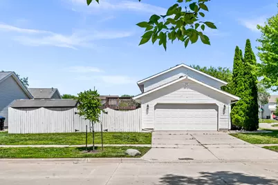 2102 Pacific Avenue, Bloomington, IL 61701 - Photo 3