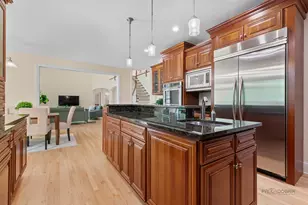 14805 Creekside Path, Libertyville, IL 60048 - Photo 13