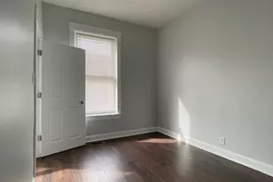 916 W 68th St, Chicago, IL 60621 - Photo 9