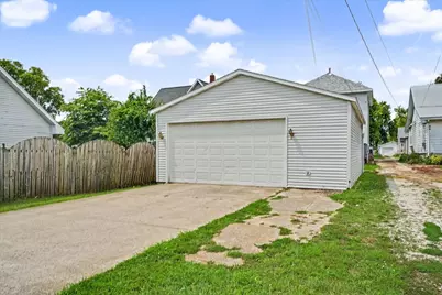 222 S Sangamon Avenue, Gibson City, IL 60936 - Photo 3