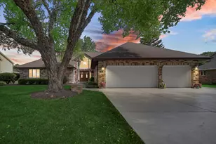 708 Galway Ln, Prospect Heights, IL 60070 - Photo 3