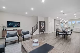 268 Warren Ln, Schaumburg, IL 60193 - Photo 9