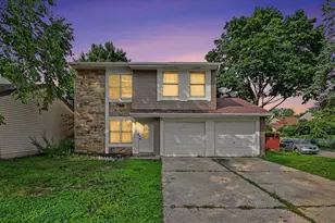 30W100 Maplewood Dr, Warrenville, IL 60555 - Photo 1