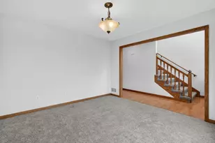1940 Taller Rd, Morris, IL 60450 - Photo 5