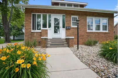 310 E Elm Street, Fairbury, IL 61739 - Photo 3