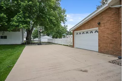 310 E Elm Street, Fairbury, IL 61739 - Photo 51