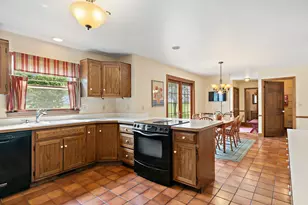 23086 Glidden Rd, Dekalb, IL 60115 - Photo 9