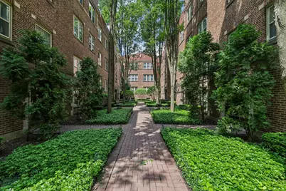 219 N Oak Park Avenue #2E, Oak Park, IL 60302 - Photo 1