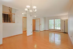 20456 Spruce Ln, Crest Hill, IL 60403 - Photo 5