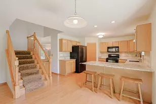 20456 Spruce Ln, Crest Hill, IL 60403 - Photo 9