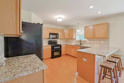 20456 Spruce Lane, Crest Hill, IL 60403 - Photo 7