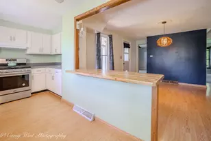 11635 Rimsnider Rd, Hinckley, IL 60520 - Photo 9