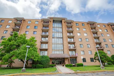 1717 W Crystal Lane #603, Mount Prospect, IL 60056 - Photo 1