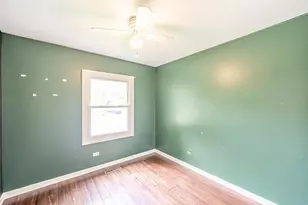 1716 Parklane Ave, McHenry, IL 60050 - Photo 9
