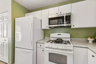 6743 E Wellsley Ct, Gurnee, IL 60031 - Photo 9