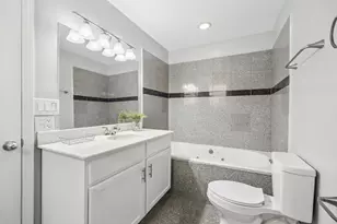 [Address not provided], Chicago, IL 60637 - Photo 11