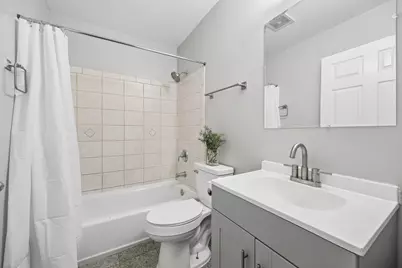 [Address not provided], Chicago, IL 60637 - Photo 15