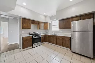 7843 S Burnham Ave, Chicago, IL 60649 - Photo 17