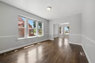 7843 S Burnham Ave, Chicago, IL 60649 - Photo 11