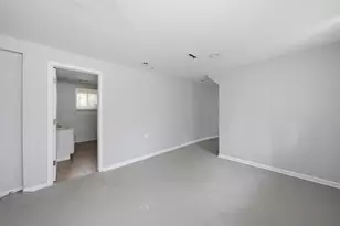 7843 S Burnham Ave, Chicago, IL 60649 - Photo 21