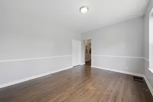 7843 S Burnham Ave, Chicago, IL 60649 - Photo 5