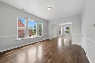 7843 S Burnham Ave, Chicago, IL 60649 - Photo 15
