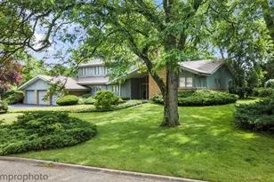 445 Chapel Hill Ln, Northfield, IL 60093 - Photo 3