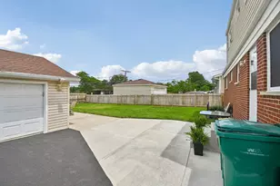 674 St Marys Pkwy, Buffalo Grove, IL 60089 - Photo 31