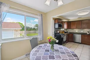 674 St Marys Pkwy, Buffalo Grove, IL 60089 - Photo 11