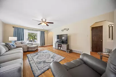 883 Buffalo Avenue, Calumet City, IL 60409 - Photo 3