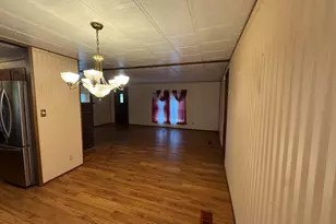 112 E 6th St, Staunton, IL 62088 - Photo 7