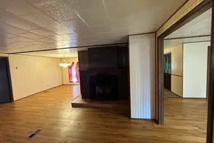 112 E 6th St, Staunton, IL 62088 - Photo 5
