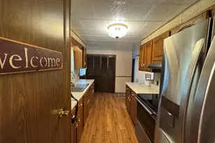 112 E 6th St, Staunton, IL 62088 - Photo 9