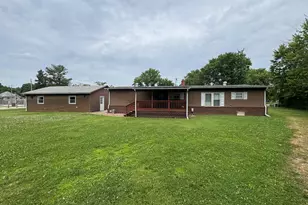 112 E 6th St, Staunton, IL 62088 - Photo 3