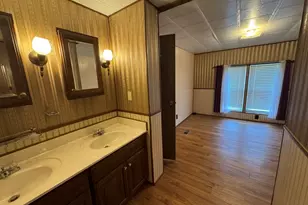 112 E 6th St, Staunton, IL 62088 - Photo 21