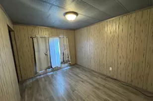 112 E 6th St, Staunton, IL 62088 - Photo 15