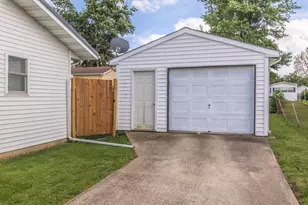 403 E Pease St, Heyworth, IL 61745 - Photo 39