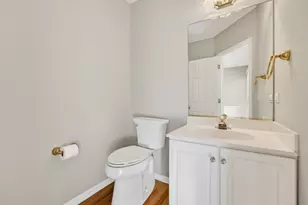 545 Harlowe Ln, Naperville, IL 60565 - Photo 17