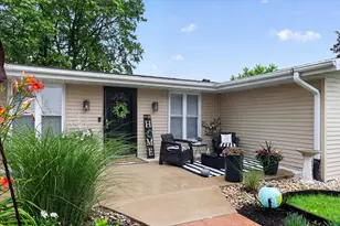 10721 Grover Oaks, Roscoe, IL 61073 - Photo 7