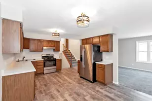 708 Michigan Ave Ave, South Elgin, IL 60177 - Photo 3