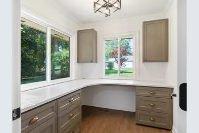 18 Lynn Drive, Hawthorn Woods, IL 60047 - Photo 17