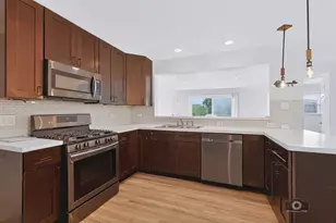 9761 Ravinia Ln, Orland Park, IL 60462 - Photo 11