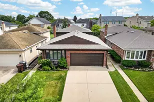 4609 Birchwood Ave, Skokie, IL 60076 - Photo 1