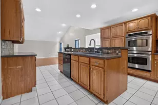26 Bandecon Way, Bloomington, IL 61704 - Photo 11